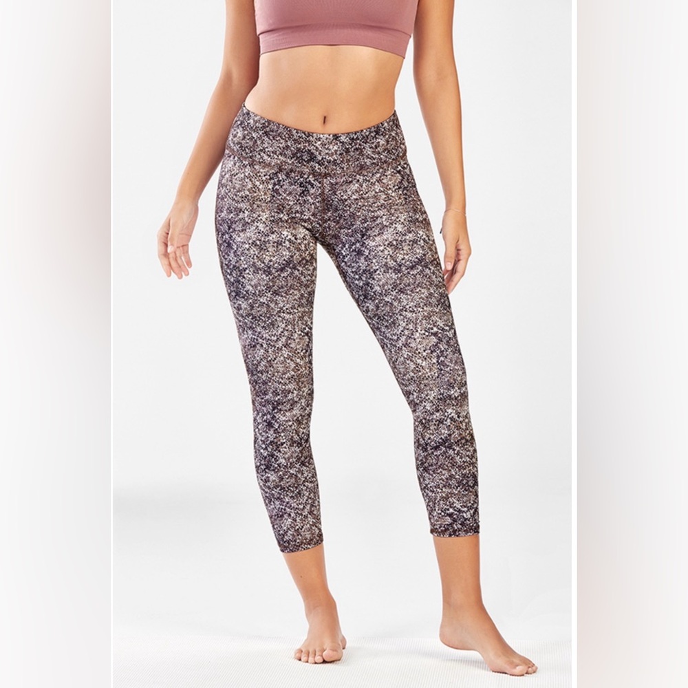 Fabletics Powerhold High-Waisted 7/8 Yoga Leggings Brown Serpentine Size XL